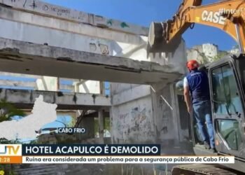 Ruínas do Hotel Acapulco são demolidas em Cabo Frio | Região dos Lagos
