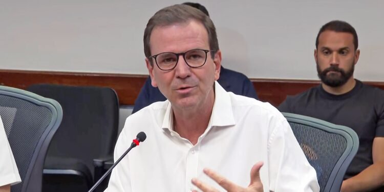 Paes descarta cancelar blocos por causa do calor, mas pede aos foliões: ‘Bebam mais água!’ | Rio de Janeiro