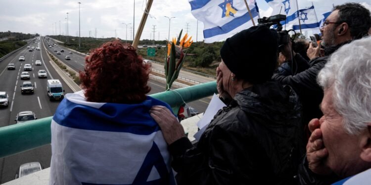 Israel fica de luto após confirmação da morte de família de reféns com devolução dos corpos; FOTOS e VÍDEO