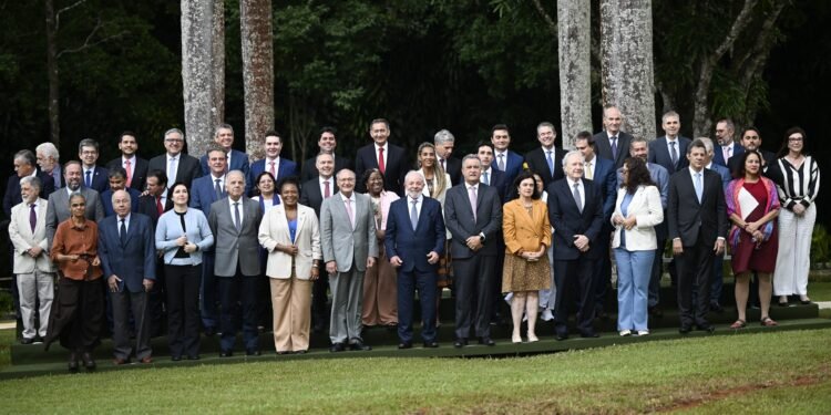 Reforma ministerial: Lula avisa a assessores que mudanças ocorrerão em etapas; 1ª fase será no Planalto e antes do Carnaval | Política