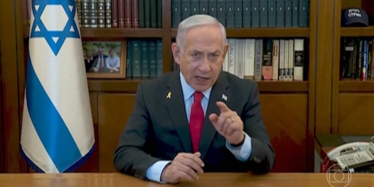 Após devolução de corpos de reféns, Netanyahu promete eliminar o Hamas
