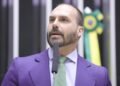 Eduardo Bolsonaro chama Lula de ex-presidiário e comenta reação do presidente a elogio de Trump; vídeo acompanha postagem