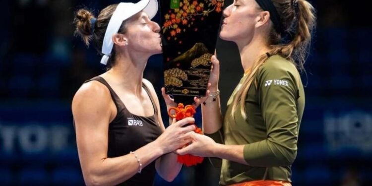 Luisa Stefani conquista quarto título da temporada ao vencer WTA 500 de Tóquio Luisa Stefani conquista quarto título da temporada ao vencer WTA 500 de Tóquio