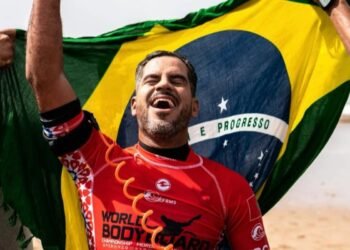 Baiano Uri Valadão conquista o título de bicampeão mundial de bodyboarding Baiano Uri Valadão conquista o título de bicampeão mundial de bodyboarding
