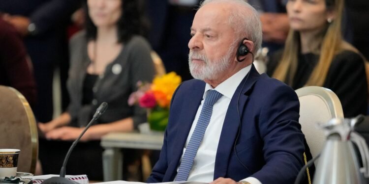 Lula aguarda reunião com Trump e aposta em solução a tarifaço Lula aguarda reunião com Trump e aposta em solução a tarifaço