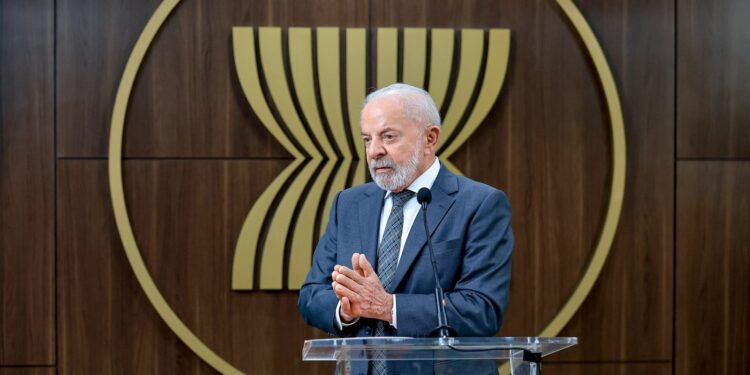 Lula quer discutir com Trump punição dada a ministros do STF Lula quer discutir com Trump punição dada a ministros do STF