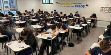 Na reta final do Enem, aulões reforçam confiança e equilíbrio entre corpo e mente Na reta final do Enem, aulões reforçam confiança e equilíbrio entre corpo e mente