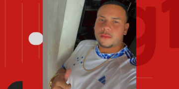 Jovem de 21 anos morre após cair de carroceria de caminhonete e ser atropelado pelo veículo na BA