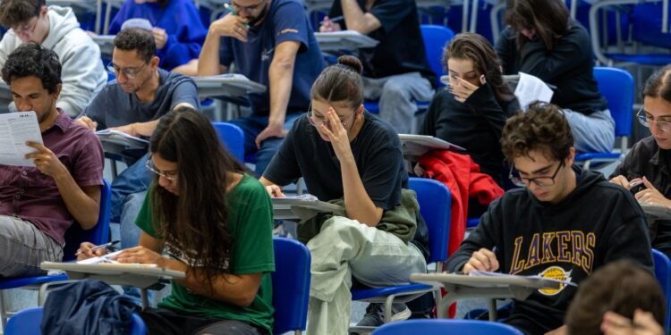 Unicamp 2026: 1ª fase tem relatos de desafios para garantir acessibilidade, ansiedade e apoio familiar Unicamp 2026: 1ª fase tem relatos de desafios para garantir acessibilidade, ansiedade e apoio familiar