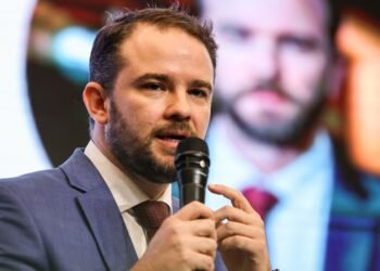 Dario Durigan assume Ministério da Fazenda: Desafios Fiscais e Medidas Estratégicas