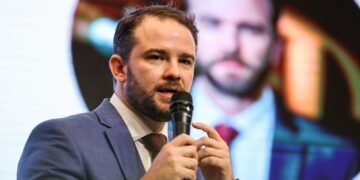Dario Durigan assume Ministério da Fazenda: Desafios Fiscais e Medidas Estratégicas