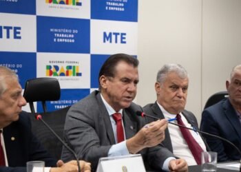 Taxistas Solicitam Linha de Crédito Governamental para Renovação de Frota