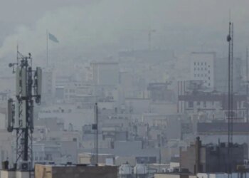 Incidente no Irã: Caça F-15E dos EUA Abatido e Tripulante Desaparecido