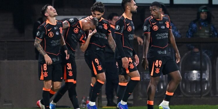 Corinthians Inicia Libertadores com Vitória Fora de Casa na Estreia de Diniz Corinthians Inicia Libertadores com Vitória Fora de Casa na Estreia de Diniz