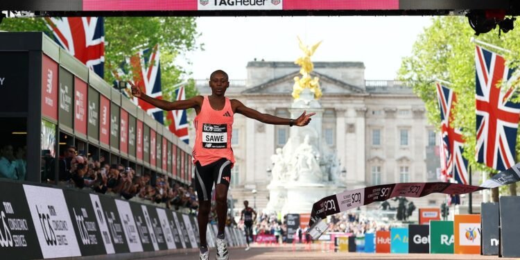 Sebastian Sawe Faz História na Maratona de Londres ao Quebrar Marca de Duas Horas