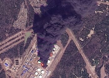 Ucrânia Intensifica Ataques com Drones contra Instalações Petrolíferas Russas