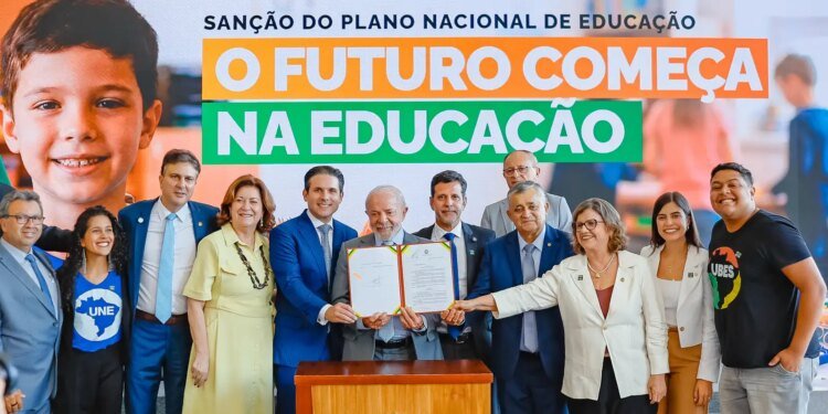 Novo Plano Nacional de Educação: Especialistas Analisam Impacto e Desafios para o Brasil Novo Plano Nacional de Educação: Especialistas Analisam Impacto e Desafios para o Brasil