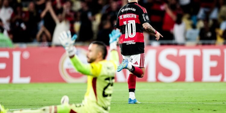 Flamengo e Palmeiras Vencem na Libertadores e Mantêm Liderança Flamengo e Palmeiras Vencem na Libertadores e Mantêm Liderança