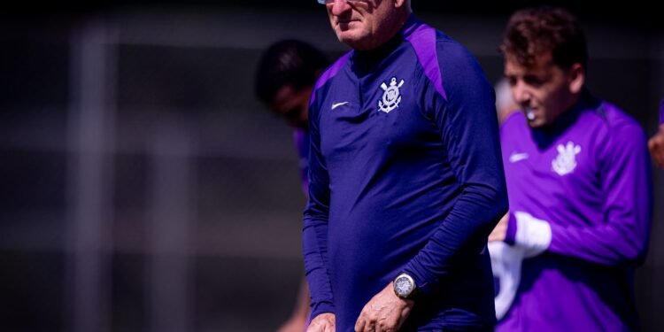 Corinthians Anuncia Saída de Dorival Júnior e Prepara Estreia na Libertadores