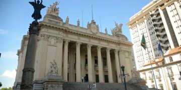 Justiça do RJ nega liminar e mantém eleição para presidência da Alerj