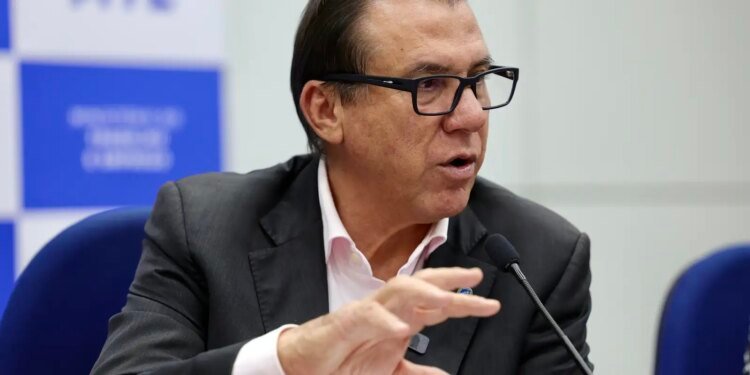 Marinho: PECs da Jornada 6×1 Coexistem com Proposta Governamental de Redução