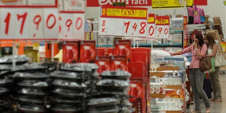 Boletim Focus: Mercado eleva projeção de inflação para 4,36% e impacta Selic