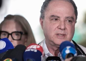 Lula Realiza Cirurgia para Remover Lesão na Pele e Tratar Tendinite