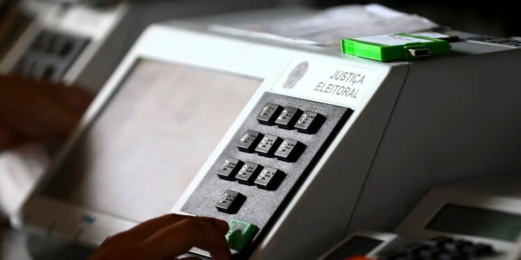 Cenário Político: Governadores Renunciam para Disputar Eleições de Outubro