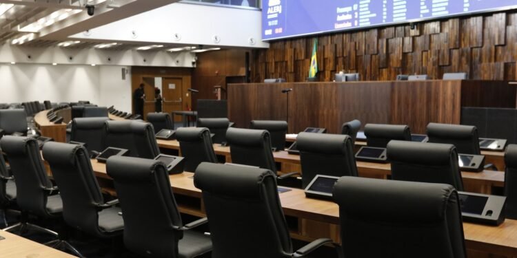 Legislação Brasileira de IA Prioriza Controle e Vigilância, Aponta Dossiê Legislação Brasileira de IA Prioriza Controle e Vigilância, Aponta Dossiê