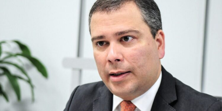 STF Mantém Unanimemente Prisão de Ex-Presidente do BRB por Fraude