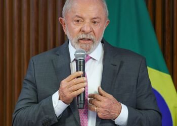 Lula Sanciona Novo PNE e Defende Ensino Público Sem Escolas Cívico-Militares