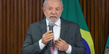 Lula Sanciona Novo PNE e Defende Ensino Público Sem Escolas Cívico-Militares Lula Sanciona Novo PNE e Defende Ensino Público Sem Escolas Cívico-Militares