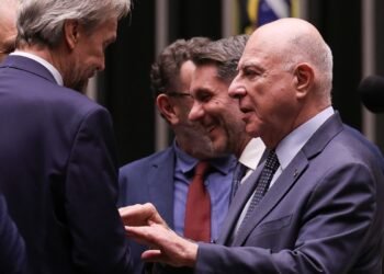 Câmara Aprova Política Nacional e Fundo de R$ 5 Bilhões para Minerais Críticos no Brasil