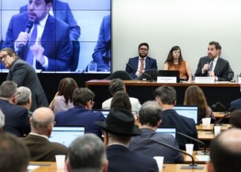 Boulos Questiona Compensação a Empresas no Fim da Escala 6×1 e Redução da Jornada