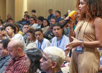 Simpósio Nacional do Rádio no Rio Debate Futuro da Mídia Sonora e Legado da Rádio Nacional