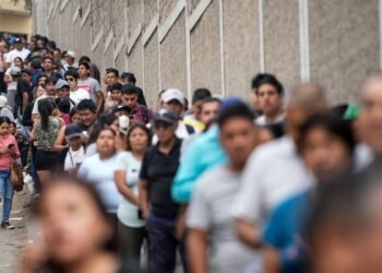 Eleições no Peru: Keiko Fujimori e Roberto Sánchez Disputam 2º Turno Após Apuração Turbulenta