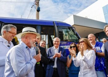 Lula Anuncia R$ 2,2 Bilhões para Câncer no SUS e Cita Caso do Banqueiro Daniel Vorcaro