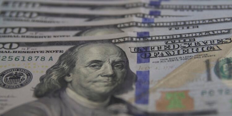 Dólar Recua com Alívio Geopolítico e Foco na Inflação dos EUA; Ibovespa Cai Dólar Recua com Alívio Geopolítico e Foco na Inflação dos EUA; Ibovespa Cai