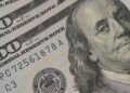 Dólar Acima de R$ 5 e Bolsa em Queda: Economia Global e Política Doméstica Pressionam Mercados