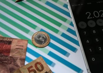 Contas Públicas Registram Superávit Primário de R$ 24,6 Bilhões em Abril Contas Públicas Registram Superávit Primário de R$ 24,6 Bilhões em Abril