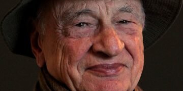 Filósofo Edgar Morin Morre aos 104 Anos: Legado do Pensamento Complexo