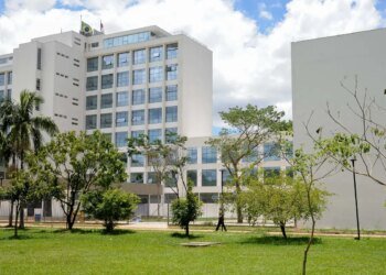 Desocupação na USP: PM retira estudantes da reitoria; relatos de feridos e apreensões