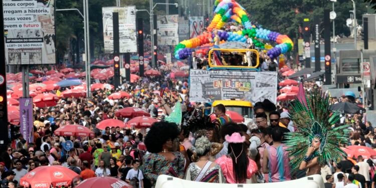 PL que Restringe Crianças em Eventos LGBTQIA+ em SP É Ato de Ódio e Inconstitucional, Alertam Juristas