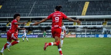 Internacional Goleia Santos por 3 a 0 no Brasileirão Feminino A1