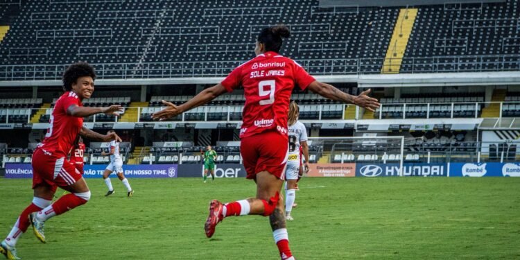 Internacional Goleia Santos por 3 a 0 no Brasileirão Feminino A1
