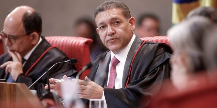 Nunes Marques Relatará Pedido de Bolsonaro para Anular Condenação no STF