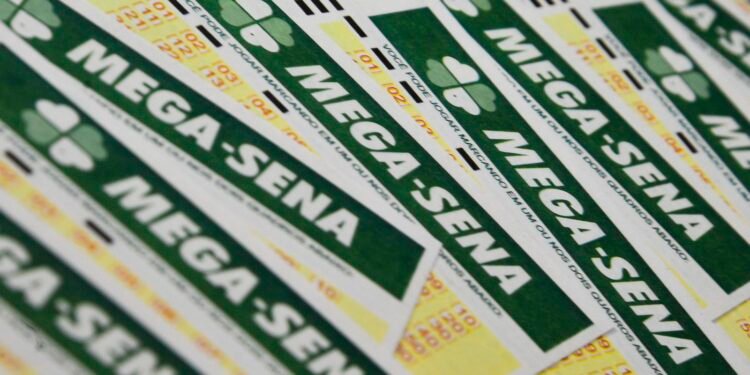 Mega-Sena Acumula para R$ 10 Milhões; Veja os Números Sorteados