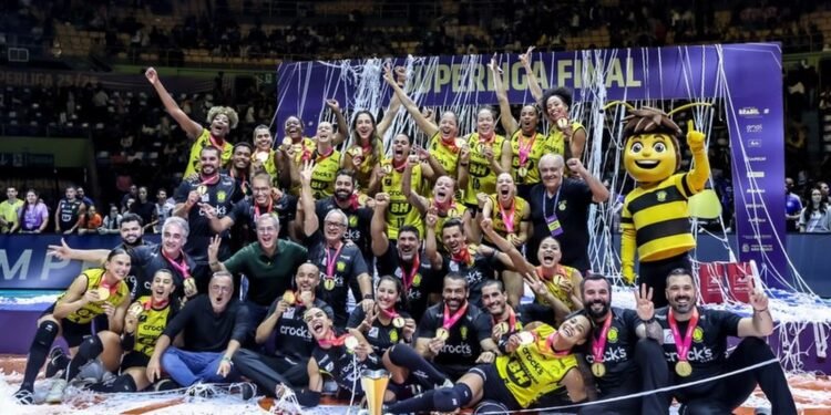 Dentil Praia Clube Conquista Superliga Feminina de Vôlei 2025/2026
