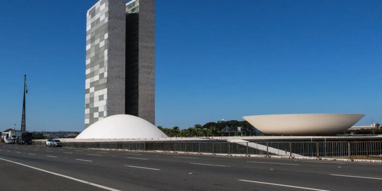Acordo Político Define Novo Modelo para Renegociação de Dívidas Rurais, Preservando Fundo Social Acordo Político Define Novo Modelo para Renegociação de Dívidas Rurais, Preservando Fundo Social