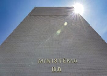 Governo Bloqueia R$ 22,1 Bilhões Adicionais no Orçamento de 2026